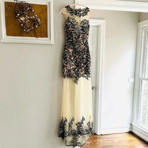 NTW Black and Cream Beige Prom Evening Wedding Guest Dress Embroidered Crystal